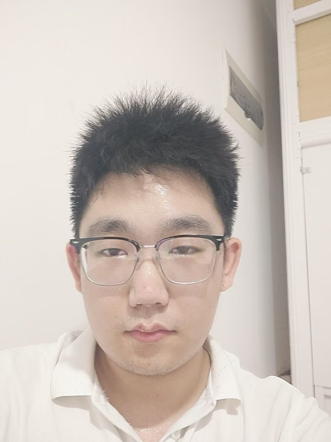 张旭的首页形象照